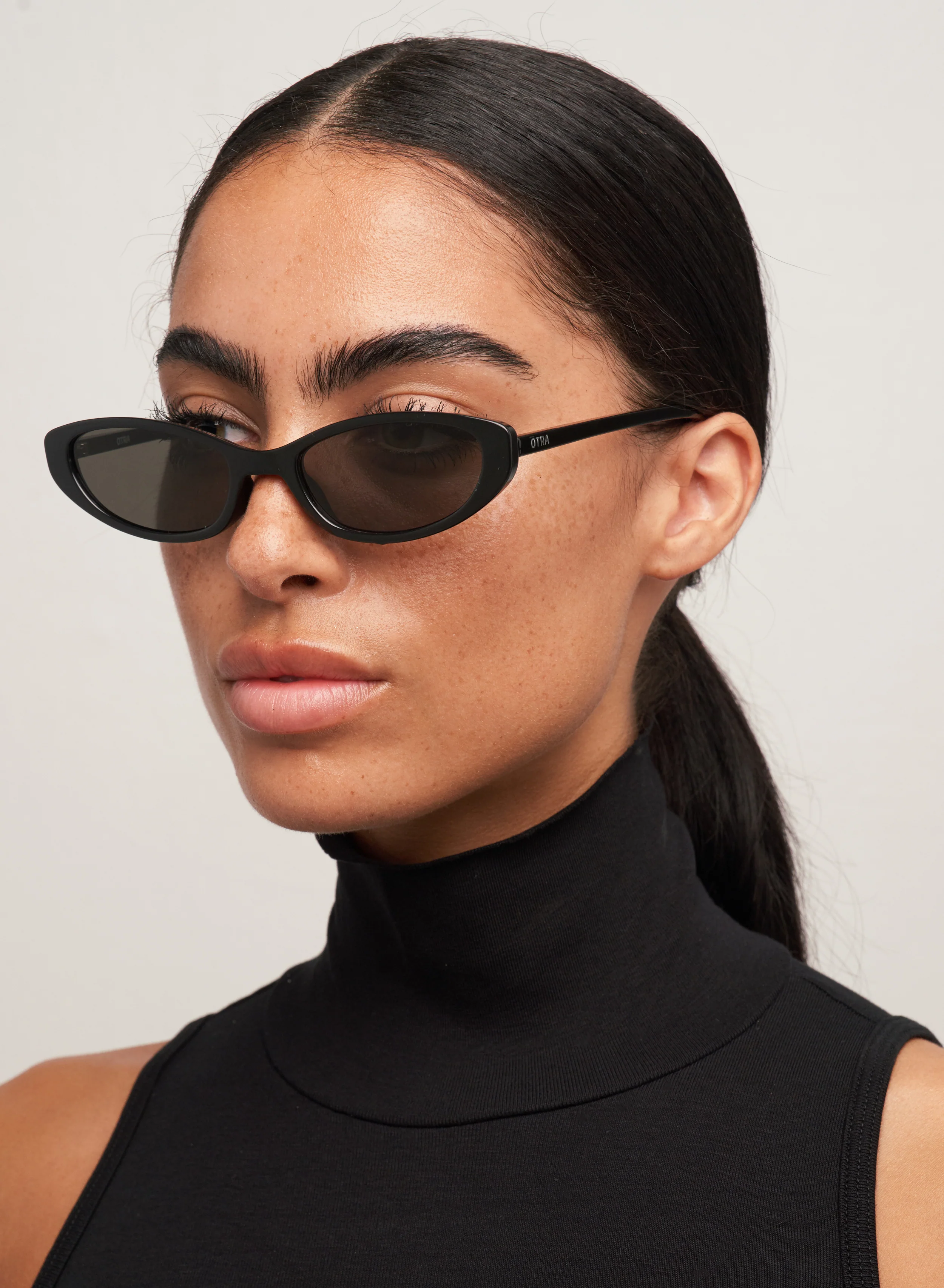 Lulu - Black - Image 4